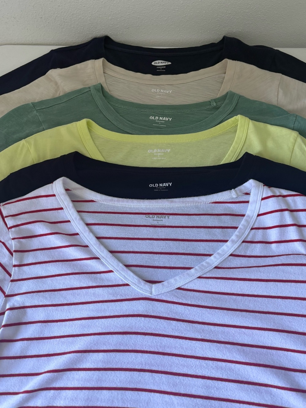 Old Navy Everywear Women’s Size L Bundle of 6 100% Cotton Short Sleeve Tees Soft